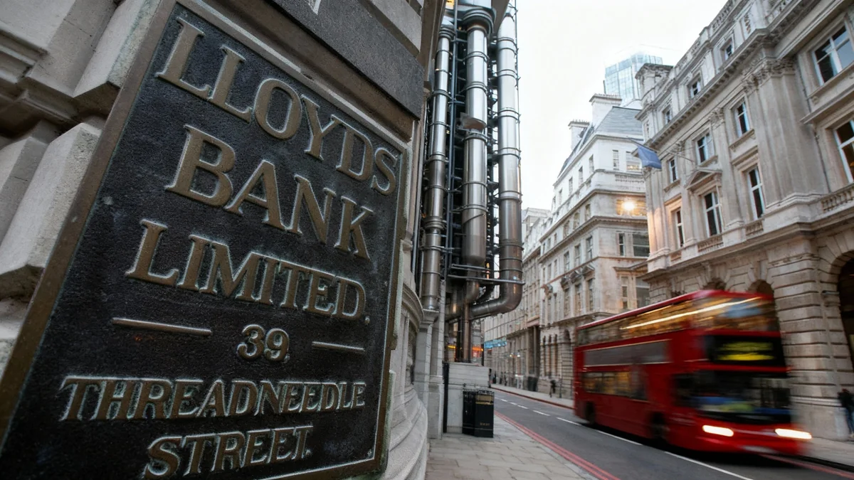 Lloyds Banking Group Exceeds Q3 Profit Forecasts